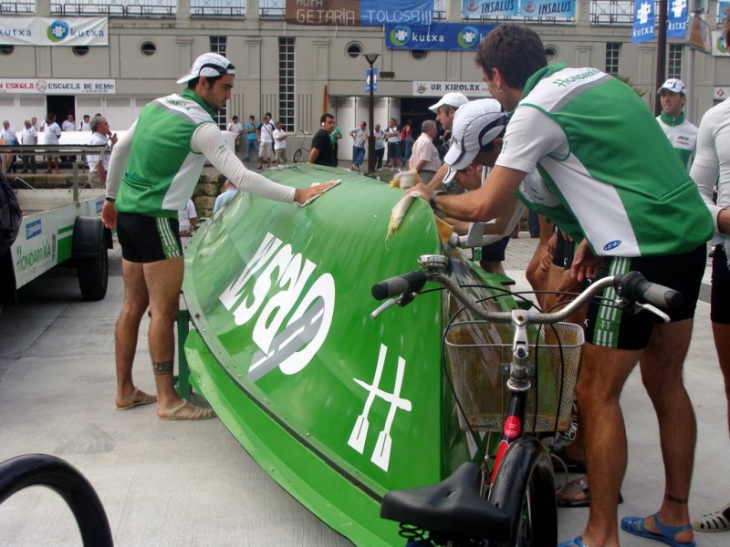 Regata la kontxa-preparando la trainera