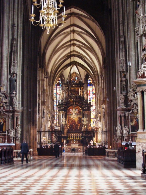 Interior catedral san esteban