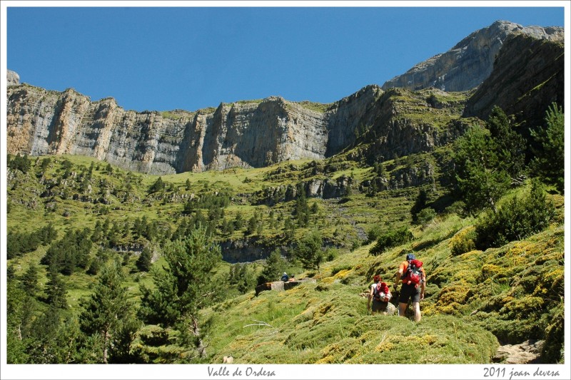 Subiendo al Tozal del Mallo