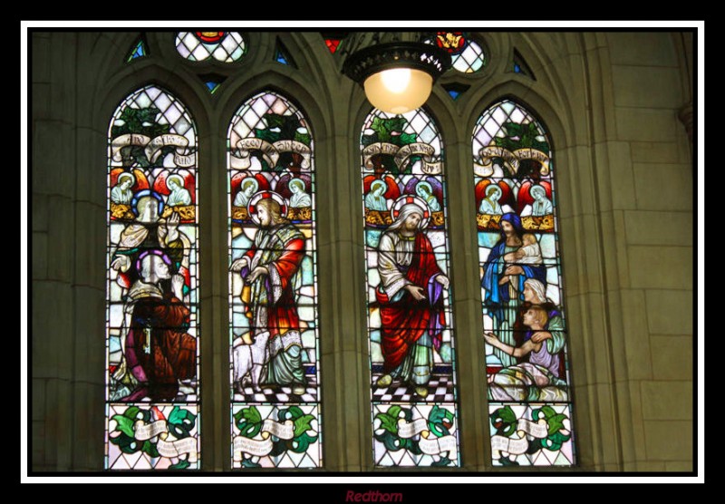 Una de las vidrieras de la catedral de Dunedin