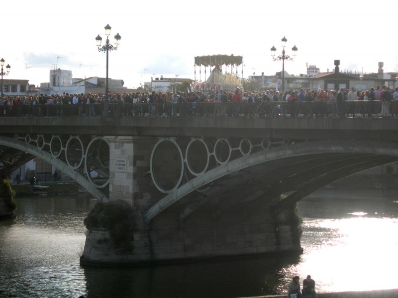 Semana Santa en el Puente de Triana