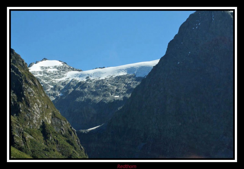 Entre cumbres, el glaciar