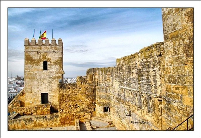 CASTILLO