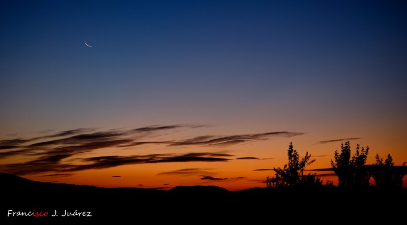 Amanecer lunar