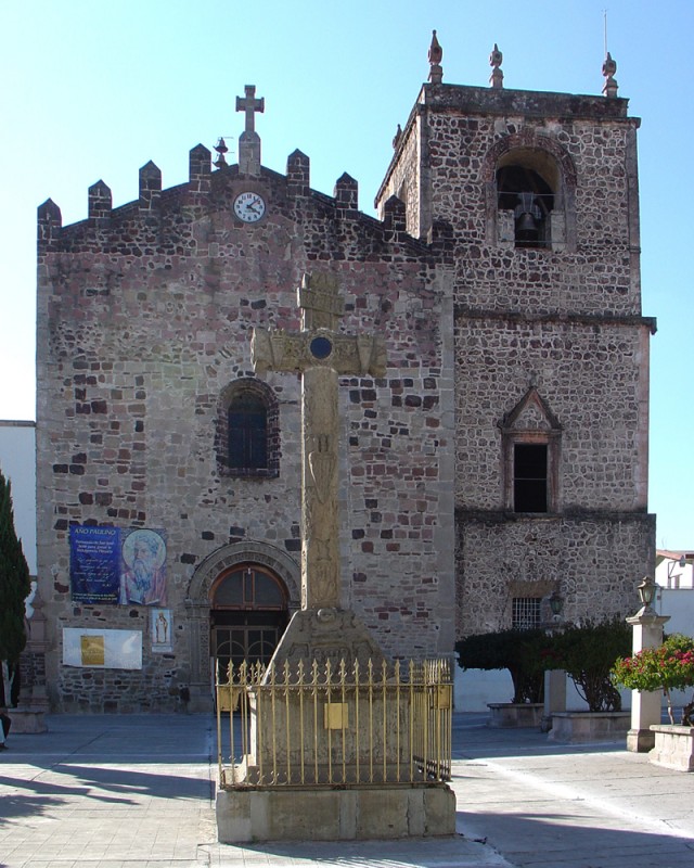 IGLESIA CON CRUZ ATRIAL