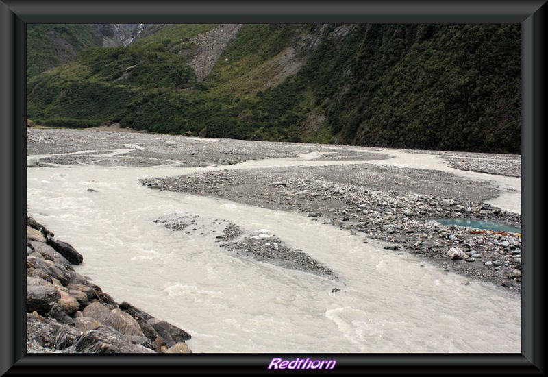 Agua del deshielo del glaciar