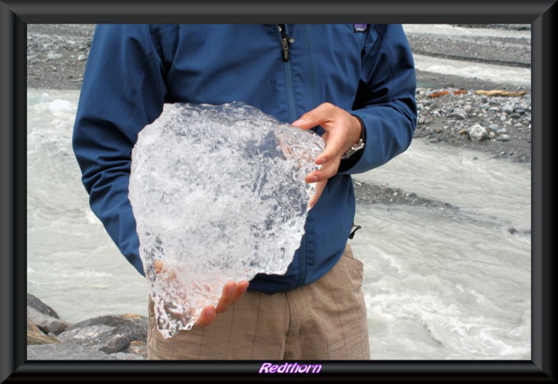 Trozo de hielo desprendido del glaciar