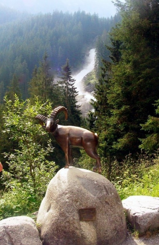 escultura cabra