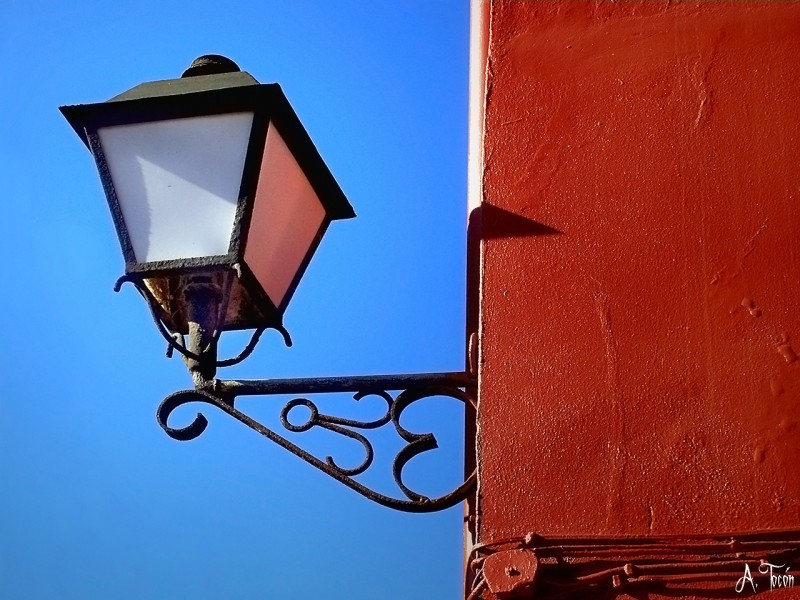 Entre azul y rojo