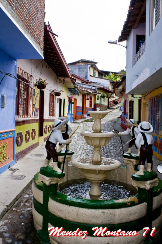 La Fuente en el pueblo de zocalos