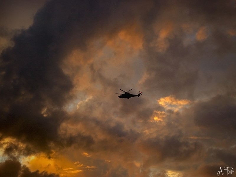 Volar al atardecer