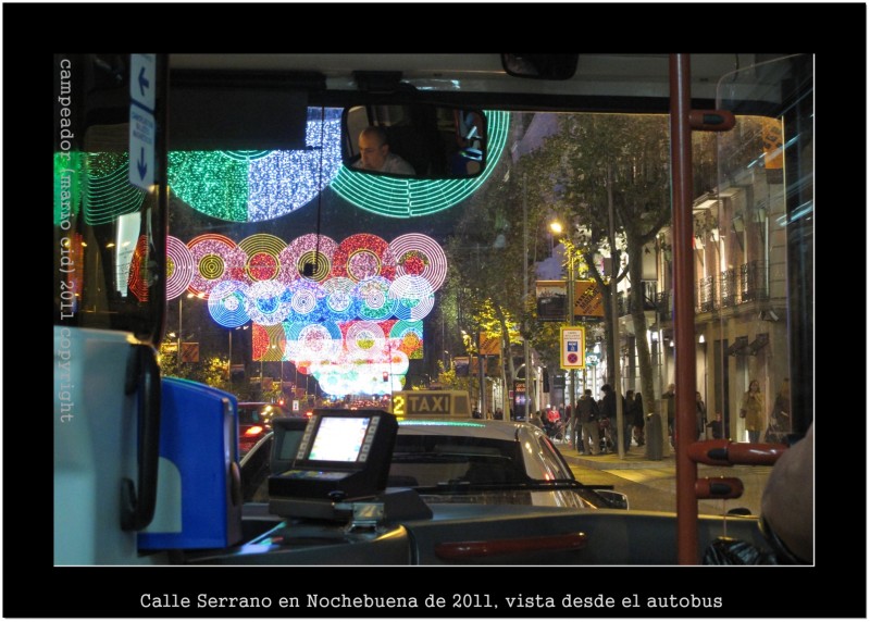 Calle Serrano en Nochebuena de 2011, vista desde el autobus.