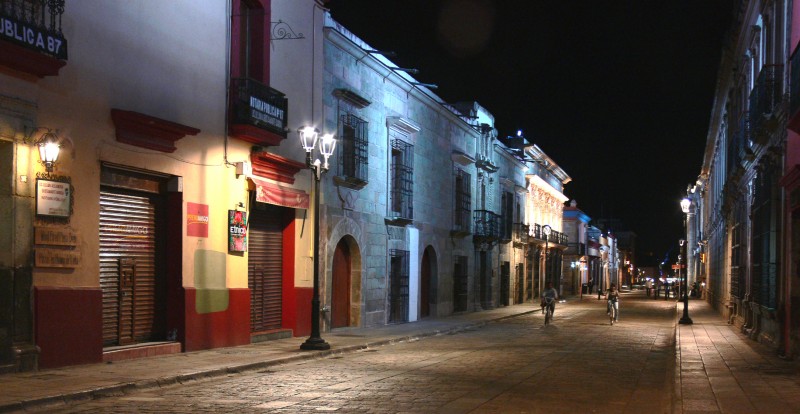 Nocturna urbanocolonial