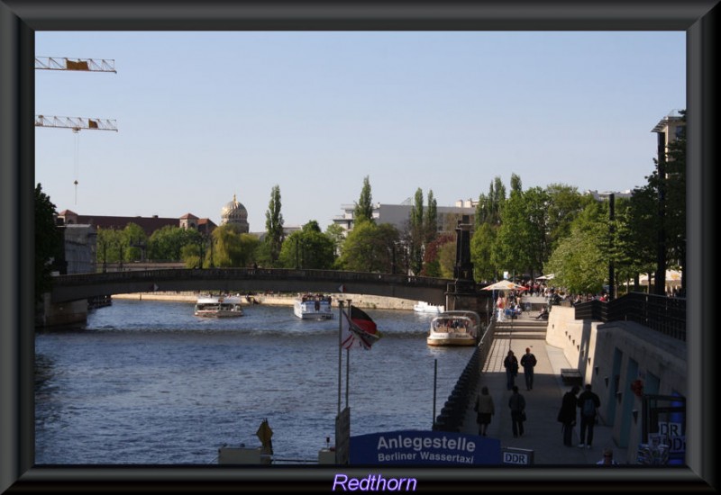 Paseando por los canales de Berln en una tarde soleada