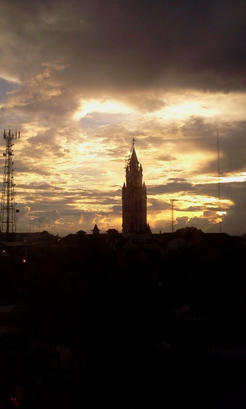 Iglesia de Iquitos en la tarde