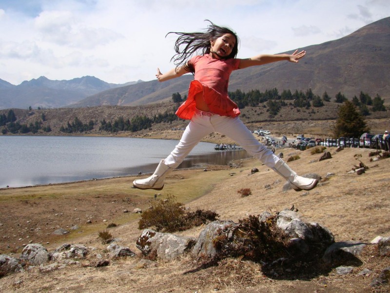 Saltando en Laguna de Mucubaj