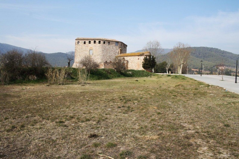 CASTELL DE SENTMENAT I ERMITA DE SANT JAUME. VALLS OCCIDENTAL. CATALUNYA