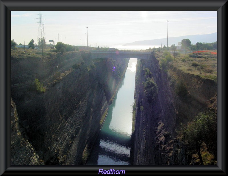 Canal de Corinto en su desembocadura en el mar