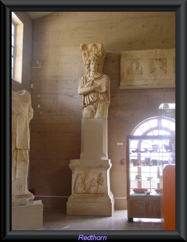 Escultura en el museo de Corinto
