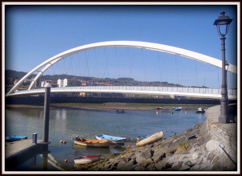Delante del puente