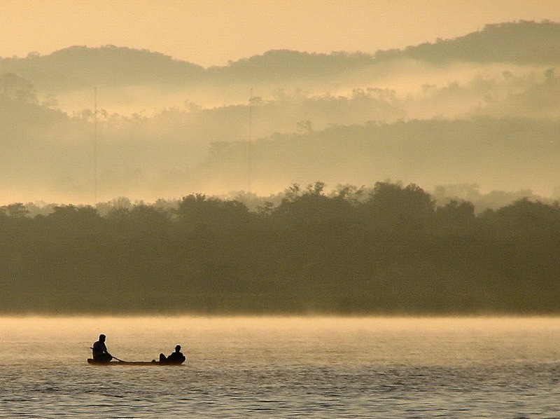 Amanece en el lago