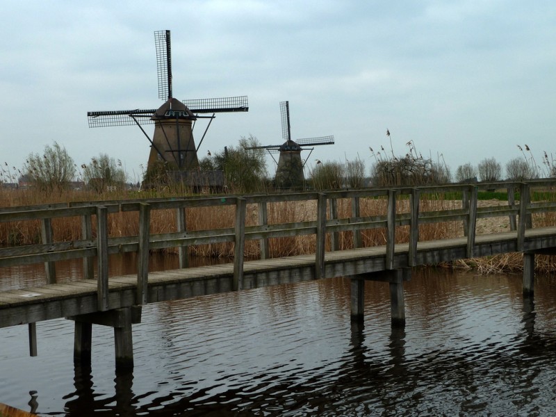 puente sobre el canal