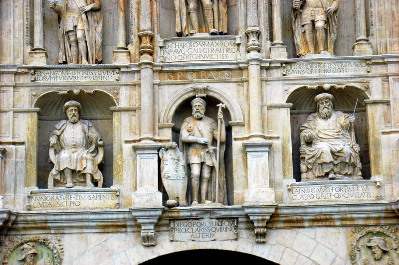 Puerta de Sta. Maria. Detalles