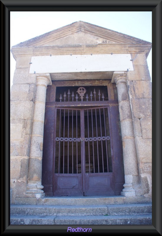 Templete conmemorativo del puente de Alcantara