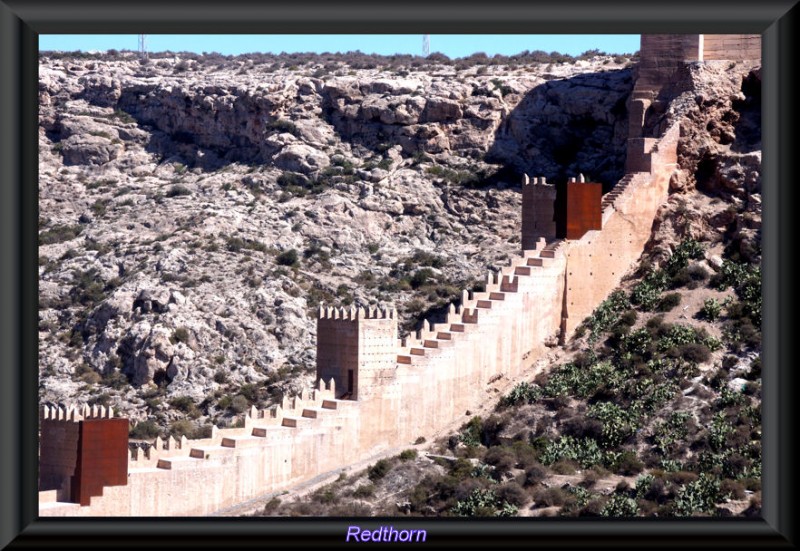 Muralla entre la Alcazaba y el cerro de San Cristobal