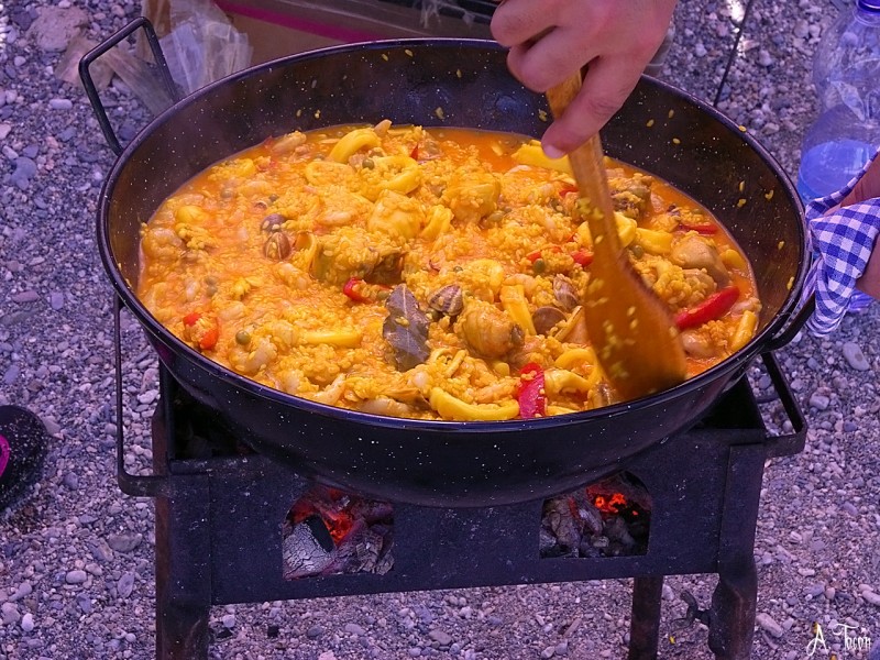 Preparando la paella