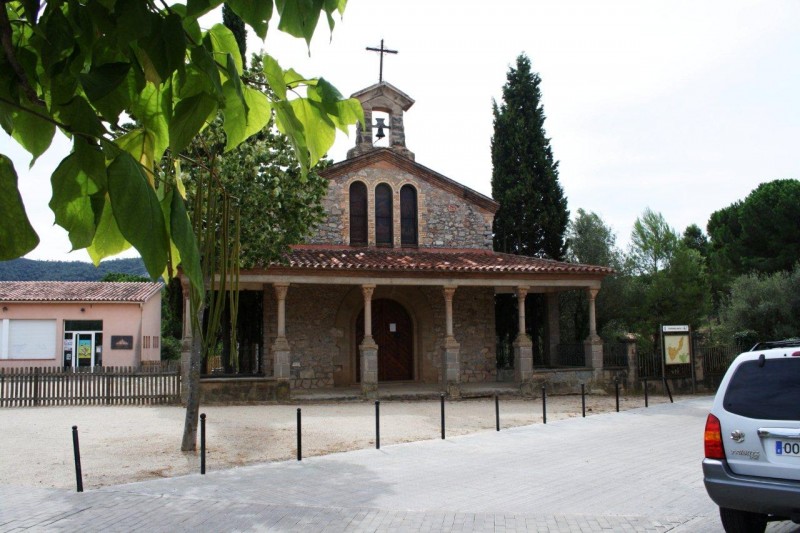 Nostra Senyora de Montserrat de Torreblanca , terme de Vacarisses, Bisbat de Vic,   comarca del Valls Occidental.