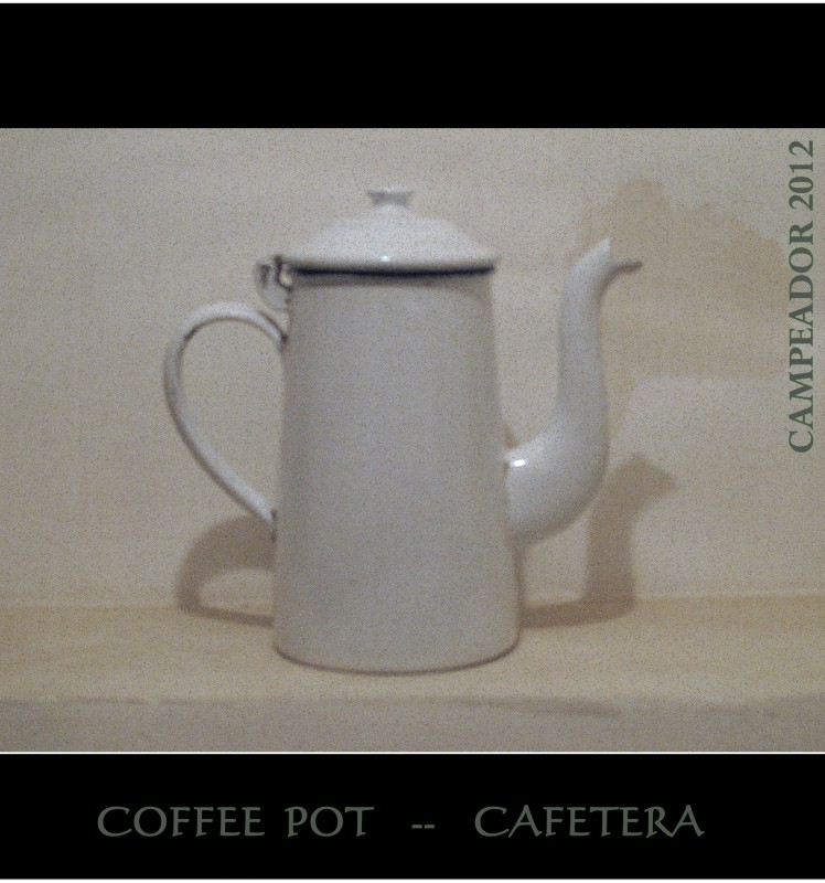 coffee pot  --  cafetera.  Photography by Campeador (Mario Cid).