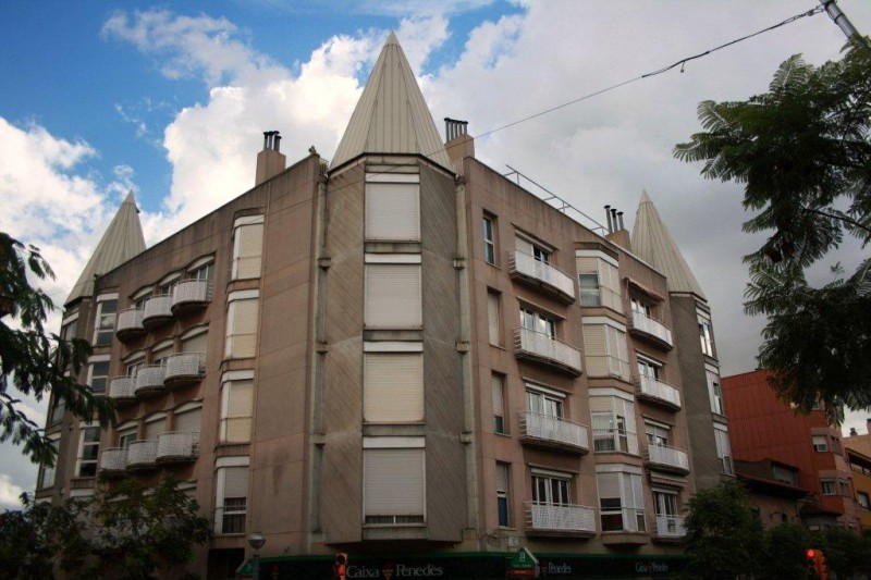 Edifici a Pallej a la Comarca del Llobregat juss