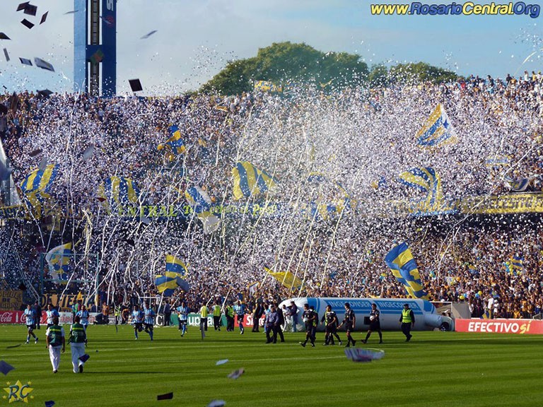 La primer hinchada del pais