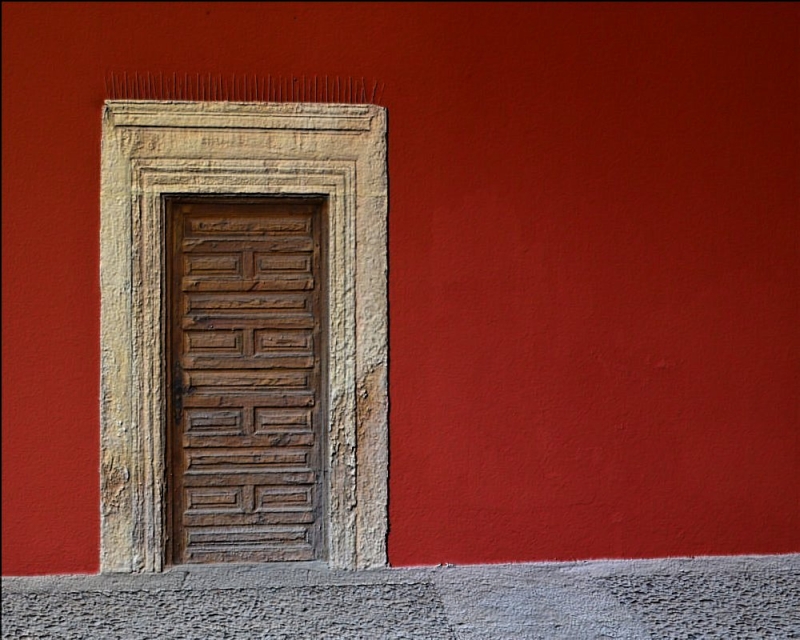 una puerta que llama la atencion