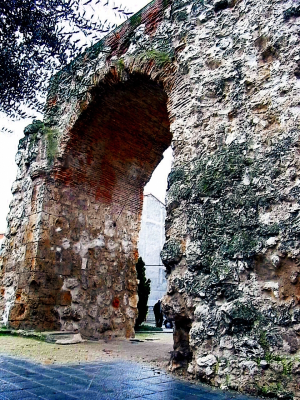 PUERTA DE BEJANQUE