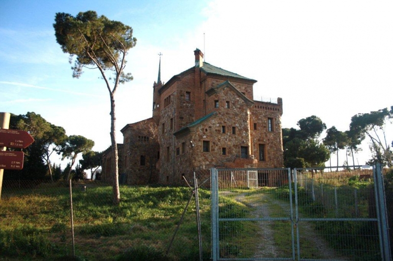 LA CASA DEL MESTRE DE LA COLONIA GELL