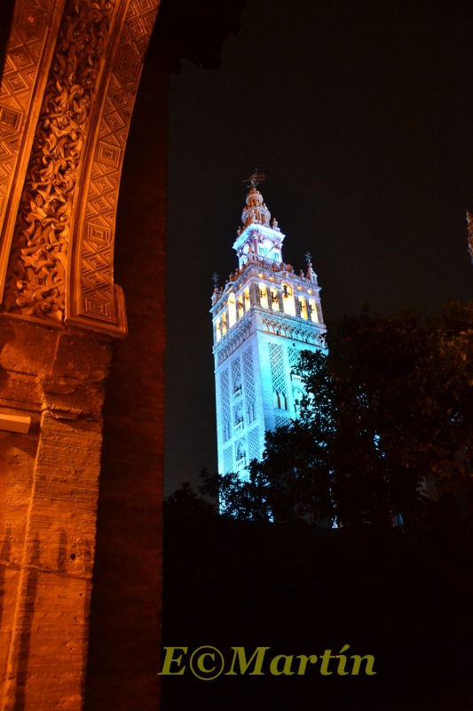 Giralda in blue