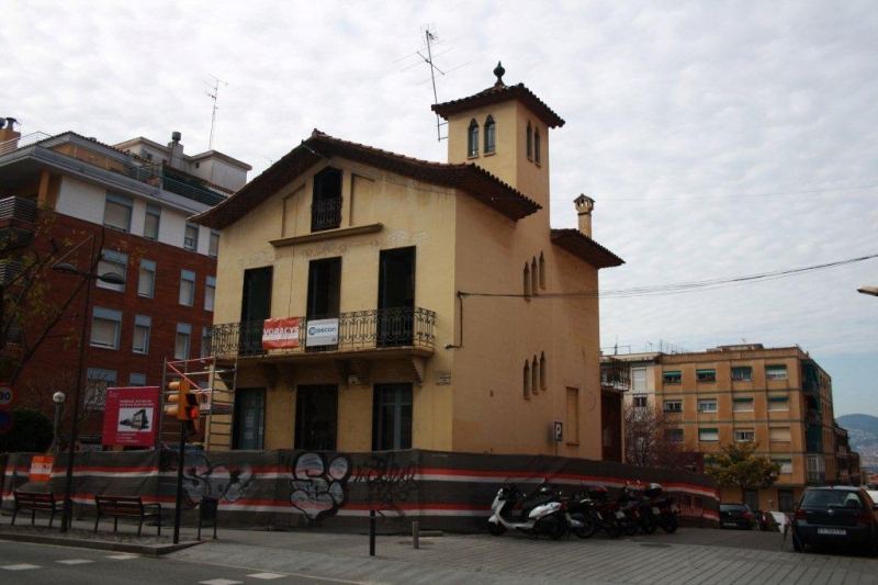 CAL PEP DE LES OQUES, o CAN CALDERS, o CASA DE JOSEP MALLOL ALBAREDA A SANT FELIU DE LLOBREGAT. CATALUNYA