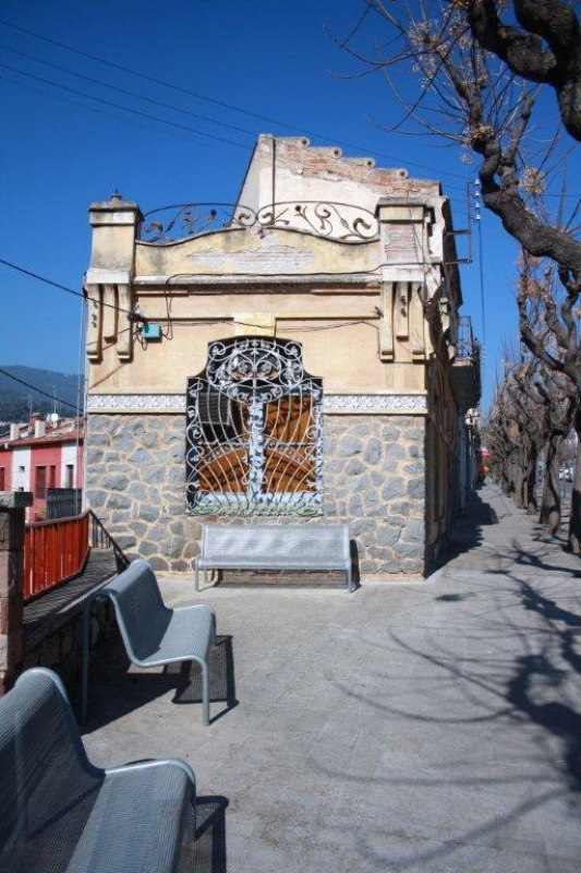 CAN MUSSENYA, AL NMERO 1 DEL PASSEIG DE NOSTRA SENYORA DEL REMEI A CALDES DE MONTBUI. CATALUNYA