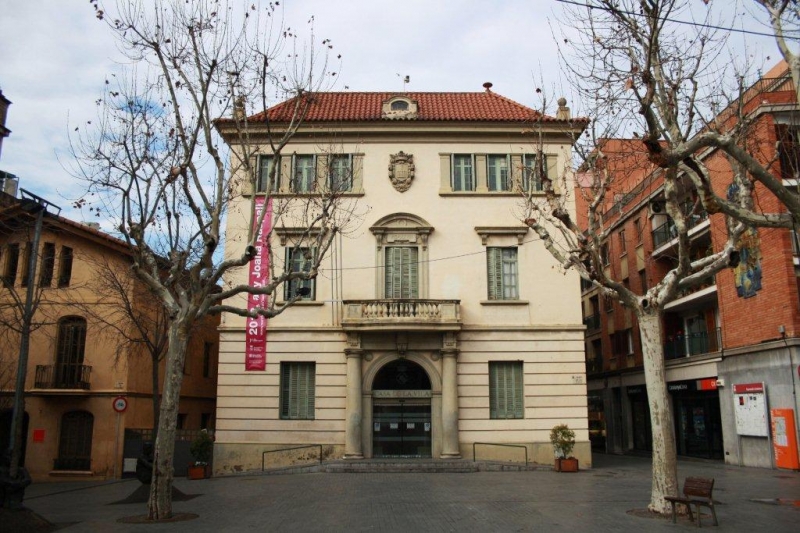 EDIFICI DE LAJUNTAMENT DE SANT FELIU DE LLOBREGAT. CATALUNYA