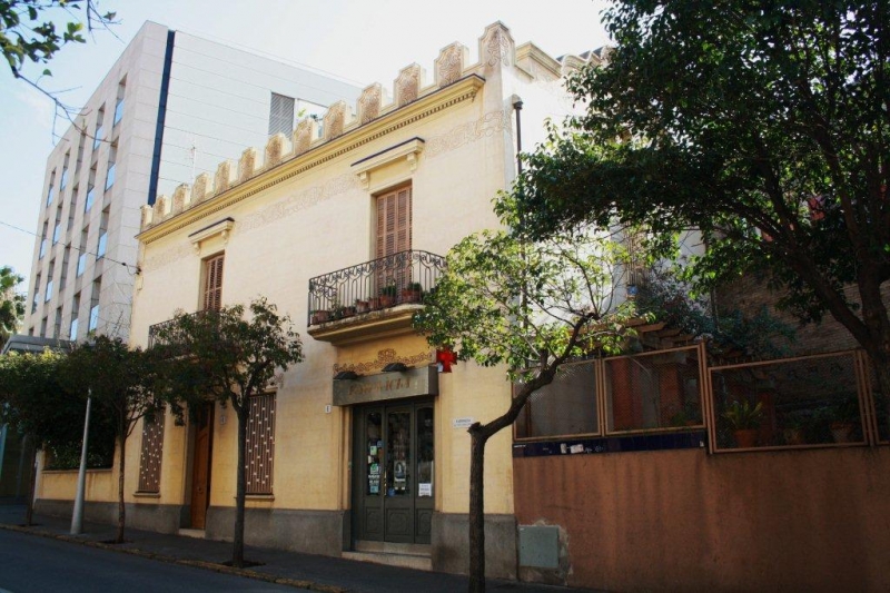 LA CASA CARBONELL A SANT FELIU DE LLOBREGAT CATALUNYA