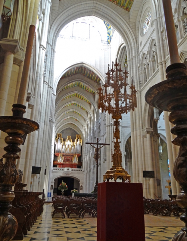 ORGANO EN LA ALMUDENA