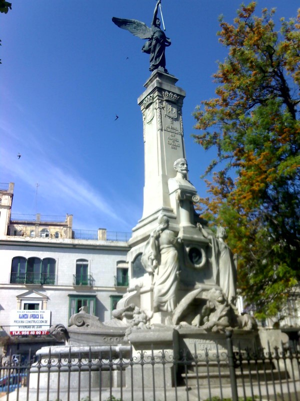 estatua en cadiz