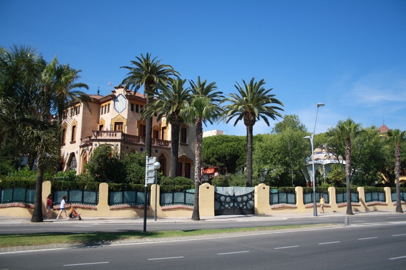 EL PALAU DESTIU DE CIRIAC BONET ESCARRER A SALOU. TARRAGONS