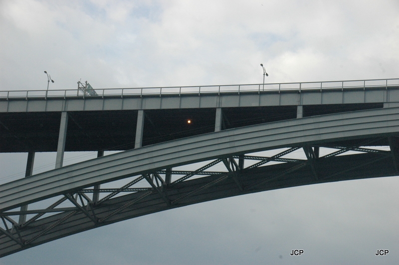 Puente del Arco Iris, Detalle