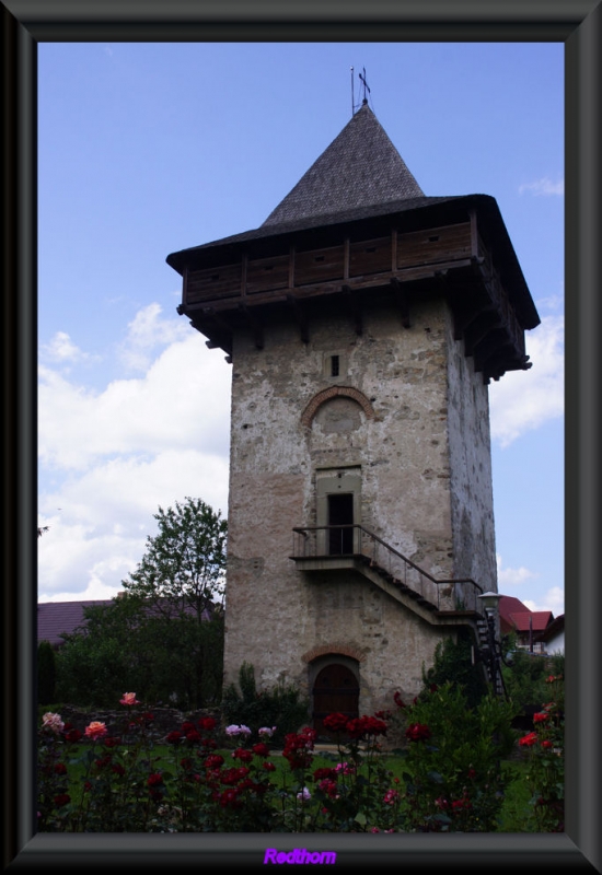 Torre defensiva del recinto fortificado del Monasterio de Humor