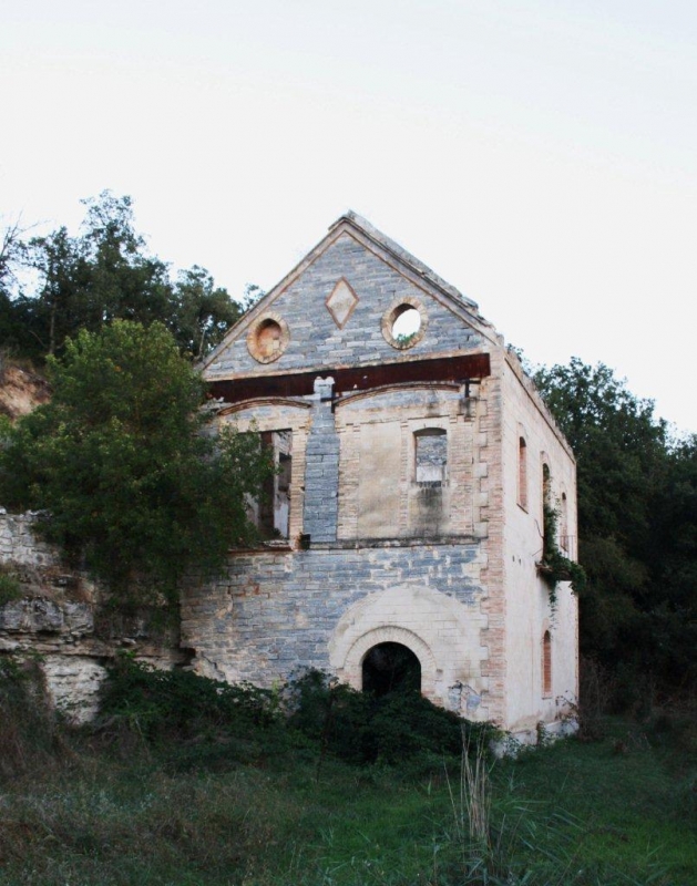 Planta embotelladora daigua de Rubinat, segle XIX.  Ribera dOndara. LA SEGARRA- LLEIDA ( EL FORAT NEGRE )