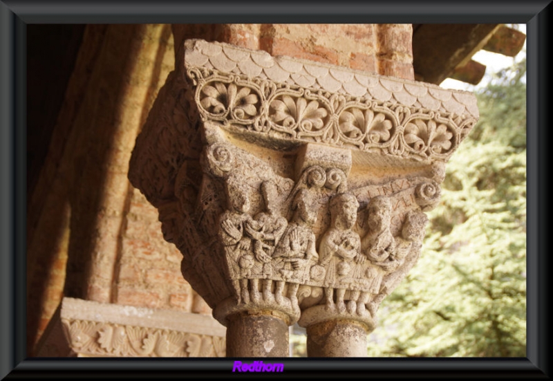 Capitel romnico sobre columna doble