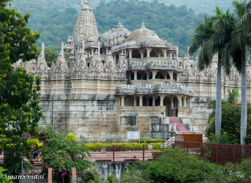 templo de Chaumukha Mandir